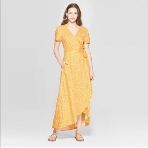 ⚡️NWOT⚡️ Yellow V-Neck Wrap Dress